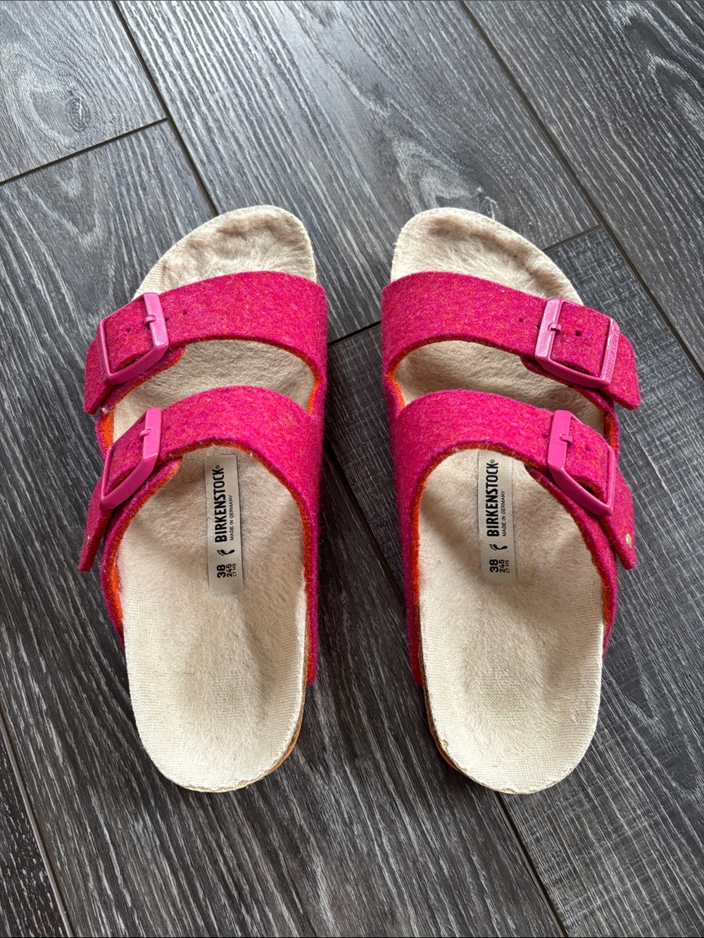 Birkenstock Arizona Pink/Orange Wool Sandals size 38
Great Condition!